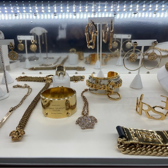 Versace Collection - Picture 9 of 15